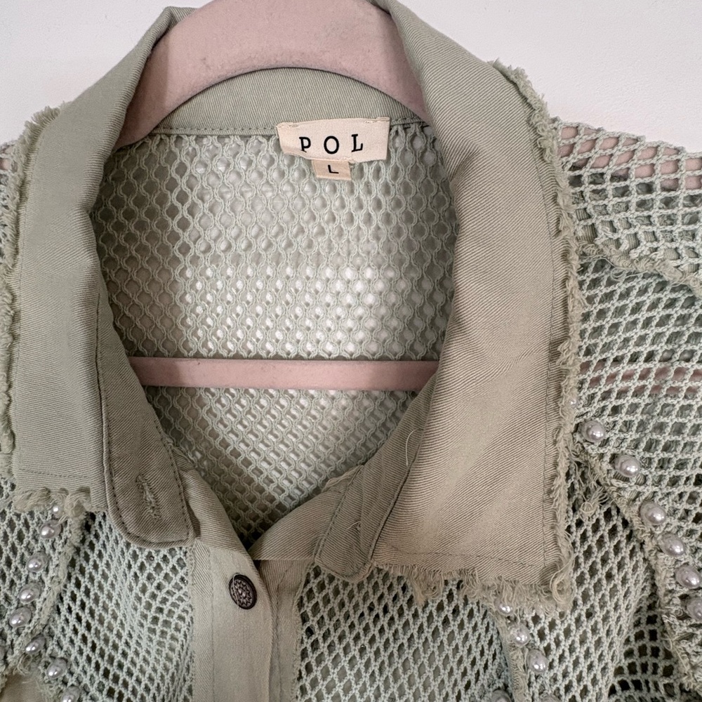 POL Balloon Sleeve Textured Button Up With Pearl Embellishments Size Large - Picture 2 of 3